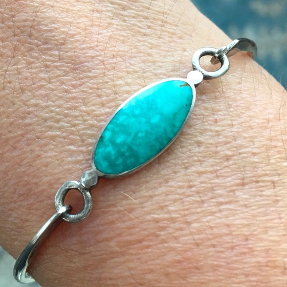 Vintage Jewelry - Natural turquoise sterling silver bracelet bangle